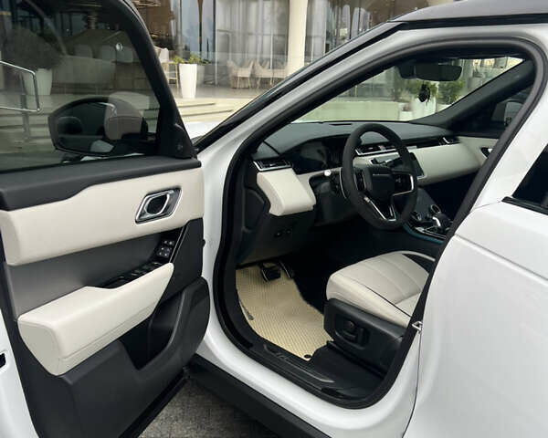 Білий Ленд Ровер Рендж Ровер Велар, об'ємом двигуна 2 л та пробігом 40 тис. км за 67000 $, фото 28 на Automoto.ua