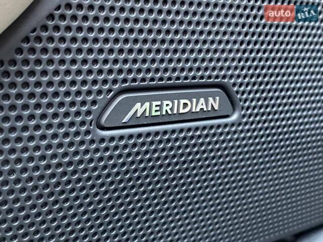 Белый Ленд Ровер Рендж Ровер Велар, объемом двигателя 2 л и пробегом 45 тыс. км за 64999 $, фото 51 на Automoto.ua