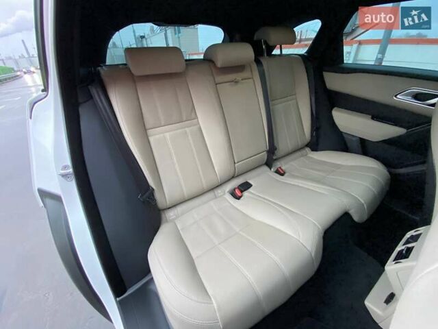 Белый Ленд Ровер Рендж Ровер Велар, объемом двигателя 2 л и пробегом 45 тыс. км за 64999 $, фото 57 на Automoto.ua