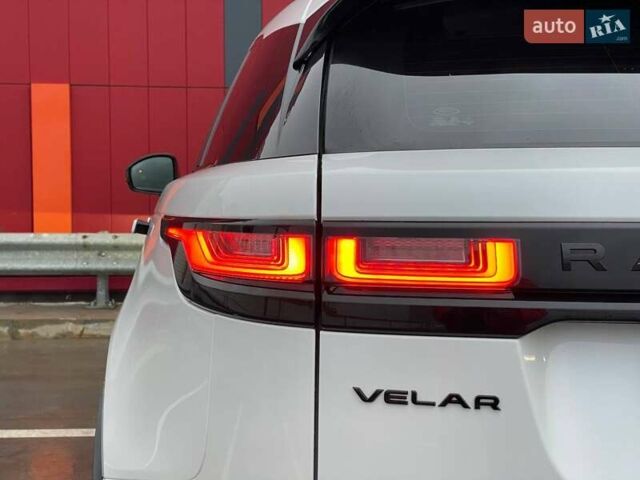 Белый Ленд Ровер Рендж Ровер Велар, объемом двигателя 2 л и пробегом 45 тыс. км за 64999 $, фото 73 на Automoto.ua