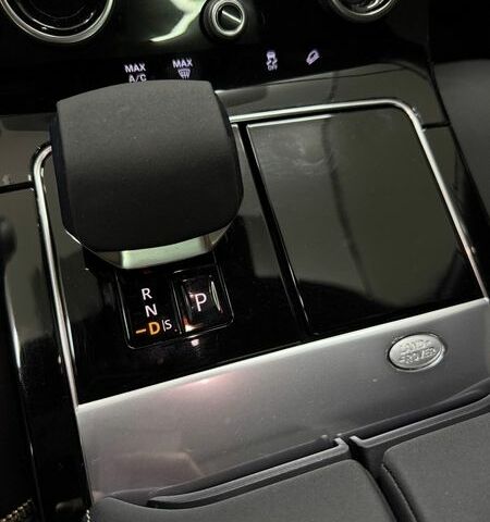 Белый Ленд Ровер Рендж Ровер Велар, объемом двигателя 2 л и пробегом 20 тыс. км за 45999 $, фото 14 на Automoto.ua