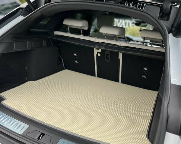 Білий Ленд Ровер Рендж Ровер Велар, об'ємом двигуна 2 л та пробігом 40 тис. км за 67000 $, фото 24 на Automoto.ua