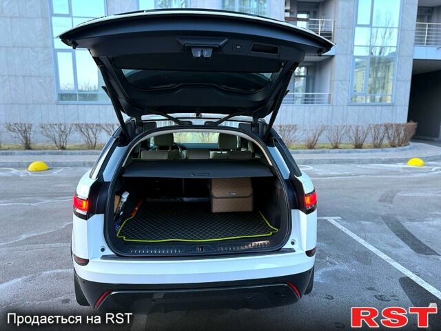 Белый Ленд Ровер Рендж Ровер Велар, объемом двигателя 2 л и пробегом 40 тыс. км за 50000 $, фото 2 на Automoto.ua