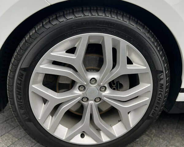 Білий Ленд Ровер Рендж Ровер Велар, об'ємом двигуна 2 л та пробігом 40 тис. км за 67000 $, фото 30 на Automoto.ua