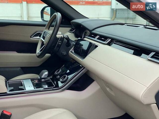 Белый Ленд Ровер Рендж Ровер Велар, объемом двигателя 2 л и пробегом 45 тыс. км за 64999 $, фото 26 на Automoto.ua