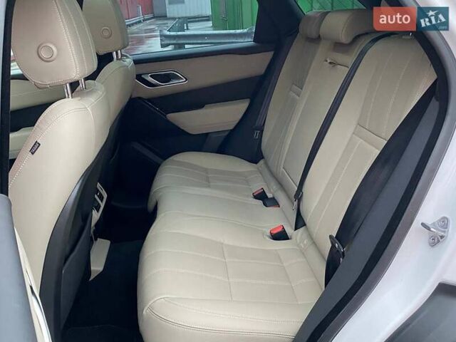 Белый Ленд Ровер Рендж Ровер Велар, объемом двигателя 2 л и пробегом 45 тыс. км за 64999 $, фото 59 на Automoto.ua