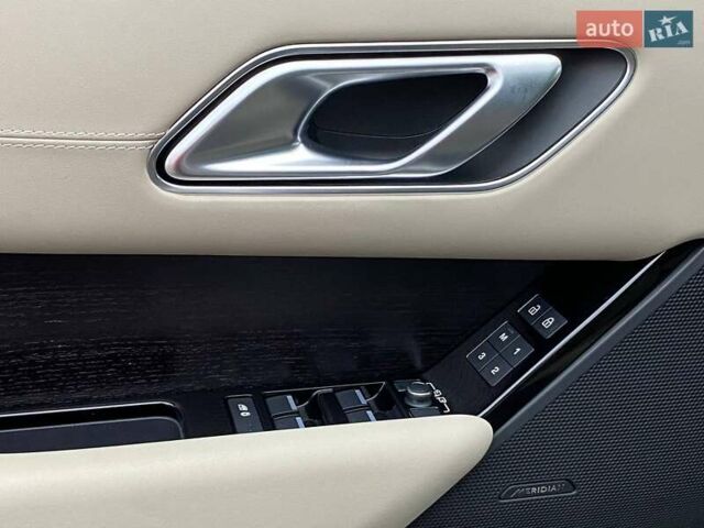 Белый Ленд Ровер Рендж Ровер Велар, объемом двигателя 2 л и пробегом 45 тыс. км за 64999 $, фото 50 на Automoto.ua