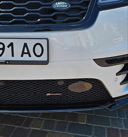 Белый Ленд Ровер Рендж Ровер Велар, объемом двигателя 3 л и пробегом 33 тыс. км за 64500 $, фото 2 на Automoto.ua