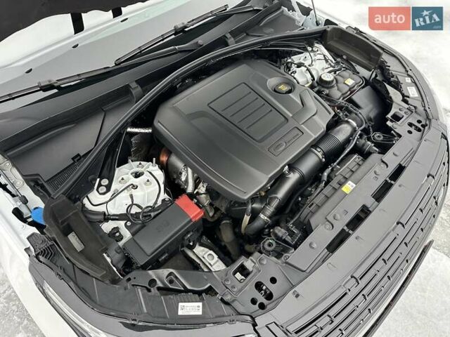 Белый Ленд Ровер Рендж Ровер Велар, объемом двигателя 2 л и пробегом 16 тыс. км за 83900 $, фото 37 на Automoto.ua