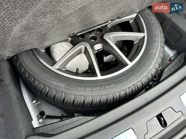 Белый Ленд Ровер Рендж Ровер Велар, объемом двигателя 2 л и пробегом 16 тыс. км за 83900 $, фото 34 на Automoto.ua