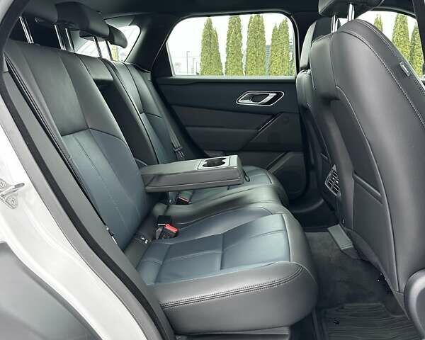 Белый Ленд Ровер Рендж Ровер Велар, объемом двигателя 2 л и пробегом 16 тыс. км за 83900 $, фото 28 на Automoto.ua