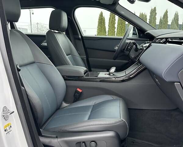 Белый Ленд Ровер Рендж Ровер Велар, объемом двигателя 2 л и пробегом 16 тыс. км за 83900 $, фото 31 на Automoto.ua