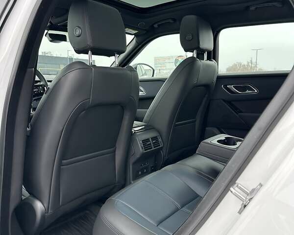 Белый Ленд Ровер Рендж Ровер Велар, объемом двигателя 2 л и пробегом 16 тыс. км за 83900 $, фото 19 на Automoto.ua