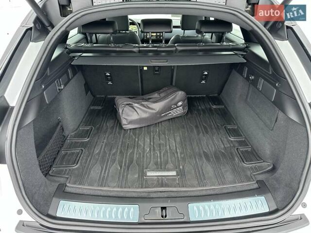 Белый Ленд Ровер Рендж Ровер Велар, объемом двигателя 2 л и пробегом 16 тыс. км за 83900 $, фото 32 на Automoto.ua