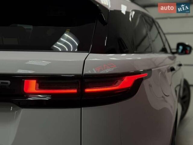 Білий Ленд Ровер Рендж Ровер Велар, об'ємом двигуна 2 л та пробігом 1 тис. км за 94500 $, фото 14 на Automoto.ua