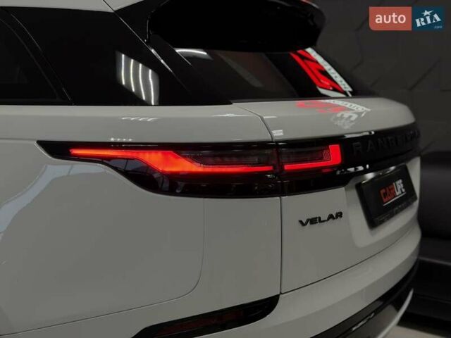 Білий Ленд Ровер Рендж Ровер Велар, об'ємом двигуна 2 л та пробігом 1 тис. км за 94500 $, фото 25 на Automoto.ua