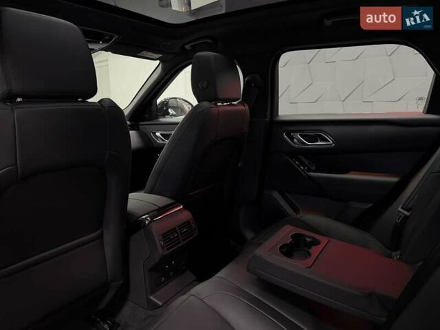 Білий Ленд Ровер Рендж Ровер Велар, об'ємом двигуна 2 л та пробігом 1 тис. км за 94500 $, фото 50 на Automoto.ua