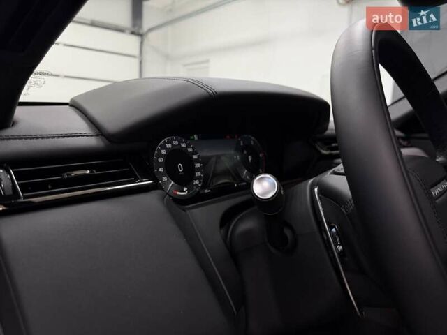 Білий Ленд Ровер Рендж Ровер Велар, об'ємом двигуна 2 л та пробігом 1 тис. км за 94500 $, фото 33 на Automoto.ua