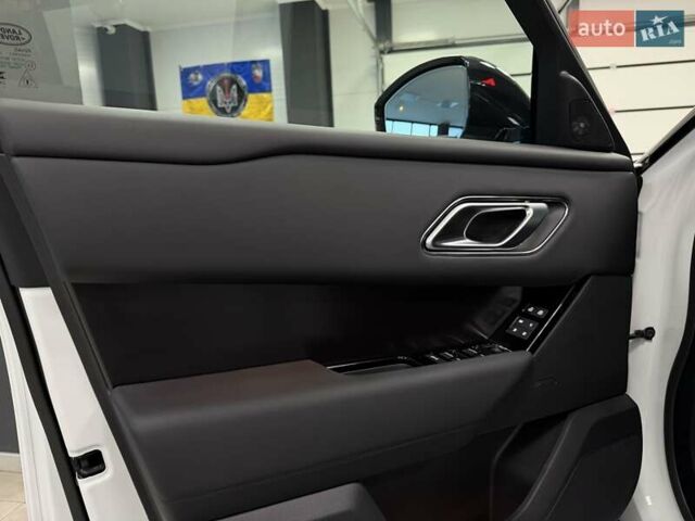 Білий Ленд Ровер Рендж Ровер Велар, об'ємом двигуна 2 л та пробігом 1 тис. км за 94500 $, фото 46 на Automoto.ua