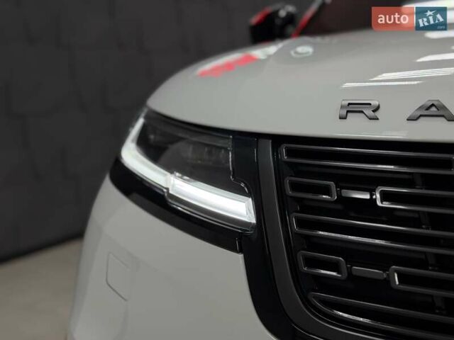 Білий Ленд Ровер Рендж Ровер Велар, об'ємом двигуна 2 л та пробігом 1 тис. км за 94500 $, фото 5 на Automoto.ua