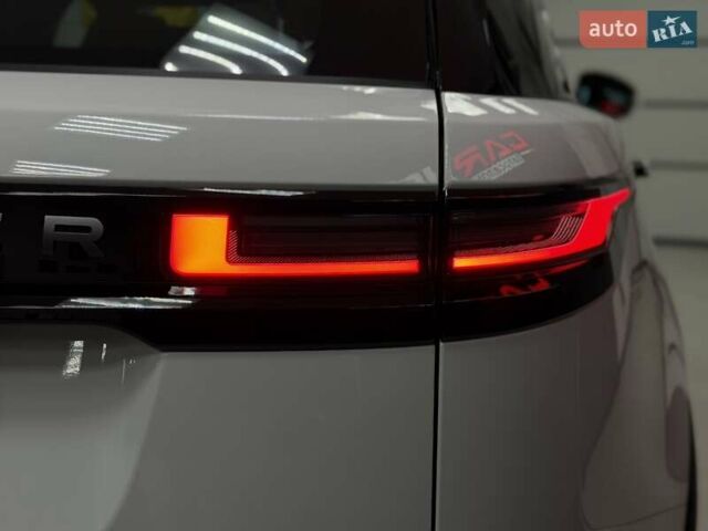 Білий Ленд Ровер Рендж Ровер Велар, об'ємом двигуна 2 л та пробігом 1 тис. км за 94500 $, фото 20 на Automoto.ua