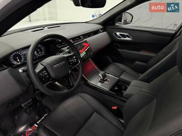 Білий Ленд Ровер Рендж Ровер Велар, об'ємом двигуна 2 л та пробігом 1 тис. км за 94500 $, фото 45 на Automoto.ua