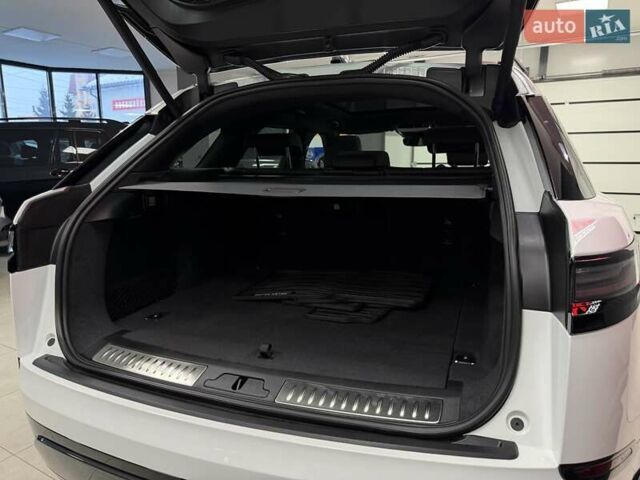 Білий Ленд Ровер Рендж Ровер Велар, об'ємом двигуна 2 л та пробігом 1 тис. км за 94500 $, фото 66 на Automoto.ua