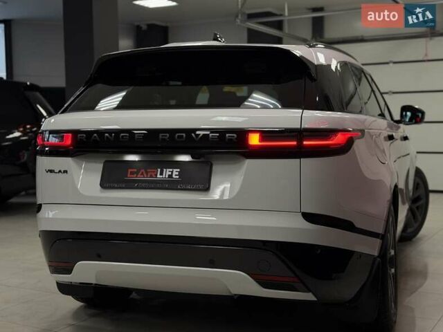 Білий Ленд Ровер Рендж Ровер Велар, об'ємом двигуна 2 л та пробігом 1 тис. км за 94500 $, фото 16 на Automoto.ua