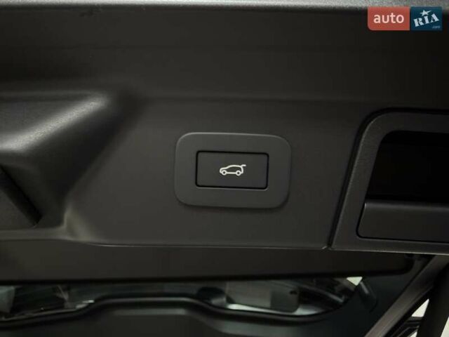 Білий Ленд Ровер Рендж Ровер Велар, об'ємом двигуна 2 л та пробігом 1 тис. км за 94500 $, фото 63 на Automoto.ua