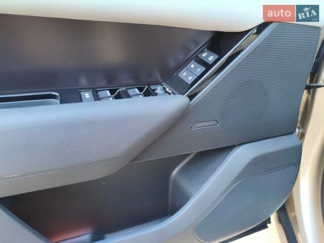 Бежевий Ленд Ровер Рендж Ровер Велар, об'ємом двигуна 2 л та пробігом 15 тис. км за 81139 $, фото 34 на Automoto.ua