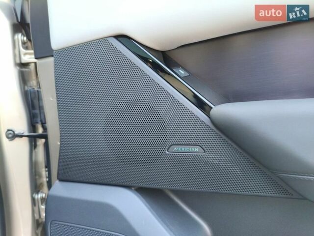 Бежевий Ленд Ровер Рендж Ровер Велар, об'ємом двигуна 2 л та пробігом 15 тис. км за 81139 $, фото 27 на Automoto.ua