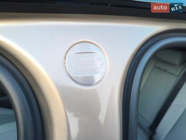 Бежевий Ленд Ровер Рендж Ровер Велар, об'ємом двигуна 2 л та пробігом 15 тис. км за 81139 $, фото 42 на Automoto.ua