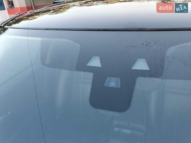 Ленд Ровер Рендж Ровер Велар 2017 у Києві на Automoto.ua Чорний Ленд Ровер Рендж Ровер Велар, об'ємом двигуна 2 л та пробігом 90 тис. км за 35999 $, фото 32 на Automoto.ua