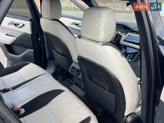 Чорний Ленд Ровер Рендж Ровер Велар, об'ємом двигуна 2.99 л та пробігом 100 тис. км за 39999 $, фото 10 на Automoto.ua