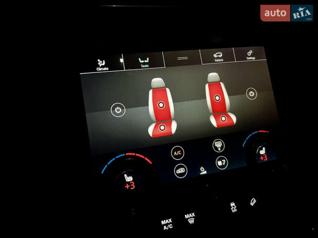 Чорний Ленд Ровер Рендж Ровер Велар, об'ємом двигуна 2 л та пробігом 58 тис. км за 35800 $, фото 19 на Automoto.ua