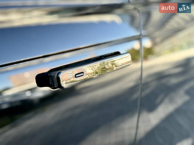 Черный Ленд Ровер Рендж Ровер Велар, объемом двигателя 2 л и пробегом 105 тыс. км за 32000 $, фото 15 на Automoto.ua