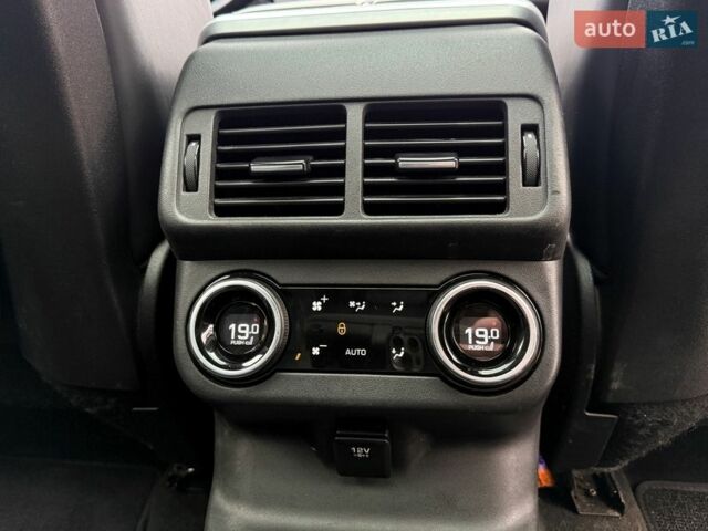 Чорний Ленд Ровер Рендж Ровер Велар, об'ємом двигуна 2 л та пробігом 107 тис. км за 35500 $, фото 18 на Automoto.ua