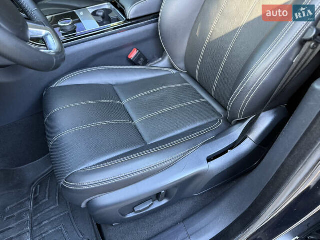 Черный Ленд Ровер Рендж Ровер Велар, объемом двигателя 2 л и пробегом 105 тыс. км за 32000 $, фото 32 на Automoto.ua