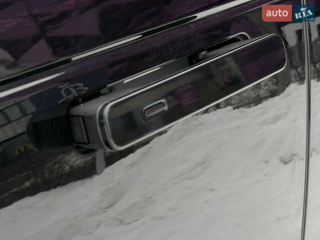 Черный Ленд Ровер Рендж Ровер Велар, объемом двигателя 2 л и пробегом 56 тыс. км за 37900 $, фото 6 на Automoto.ua