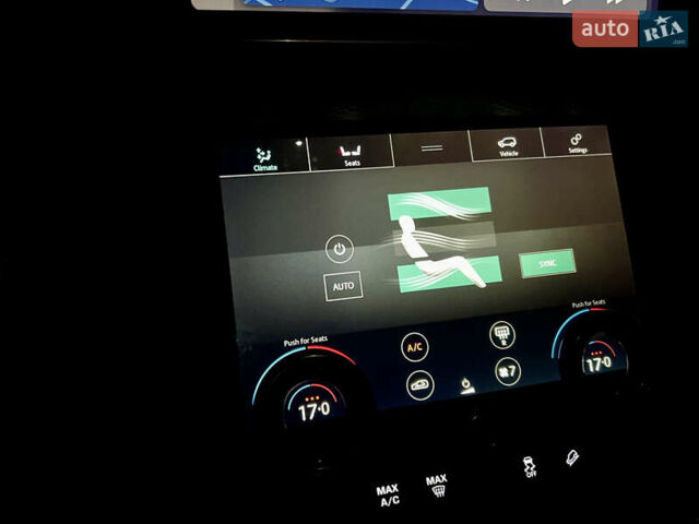 Чорний Ленд Ровер Рендж Ровер Велар, об'ємом двигуна 2 л та пробігом 58 тис. км за 35800 $, фото 21 на Automoto.ua