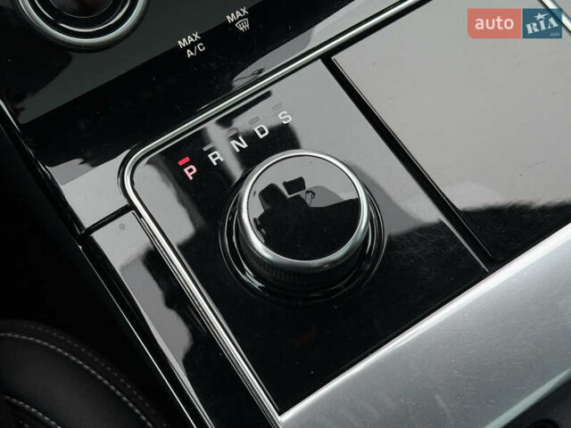 Черный Ленд Ровер Рендж Ровер Велар, объемом двигателя 2 л и пробегом 56 тыс. км за 37900 $, фото 57 на Automoto.ua