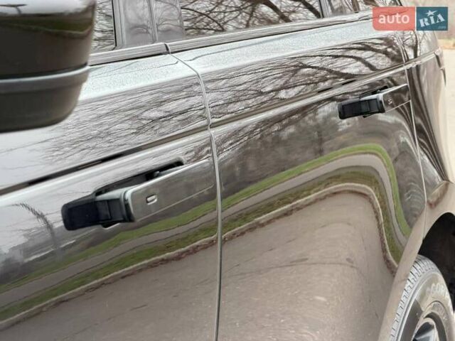 Чорний Ленд Ровер Рендж Ровер Велар, об'ємом двигуна 2 л та пробігом 95 тис. км за 40000 $, фото 7 на Automoto.ua