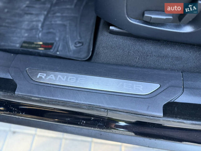 Черный Ленд Ровер Рендж Ровер Велар, объемом двигателя 2 л и пробегом 105 тыс. км за 32000 $, фото 30 на Automoto.ua