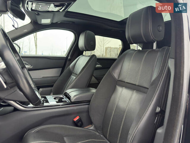 Черный Ленд Ровер Рендж Ровер Велар, объемом двигателя 2 л и пробегом 56 тыс. км за 37900 $, фото 29 на Automoto.ua