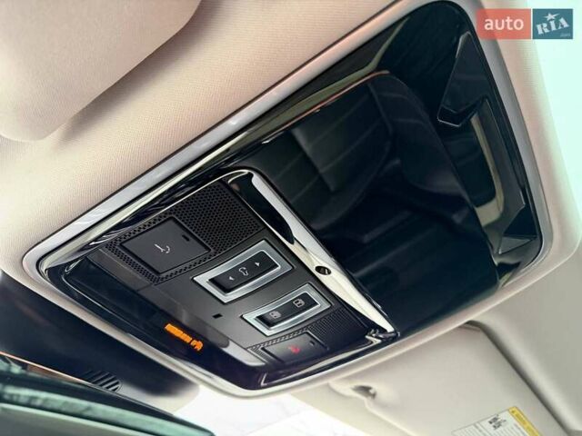 Чорний Ленд Ровер Рендж Ровер Велар, об'ємом двигуна 2 л та пробігом 95 тис. км за 40000 $, фото 77 на Automoto.ua