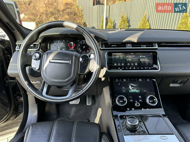 Чорний Ленд Ровер Рендж Ровер Велар, об'ємом двигуна 3 л та пробігом 84 тис. км за 41666 $, фото 10 на Automoto.ua