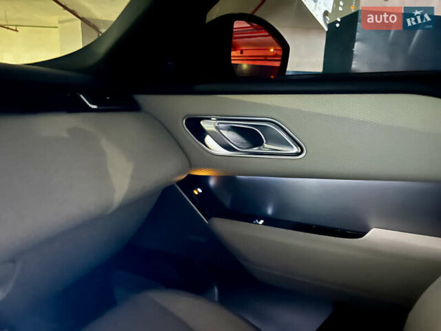 Чорний Ленд Ровер Рендж Ровер Велар, об'ємом двигуна 2 л та пробігом 58 тис. км за 35800 $, фото 30 на Automoto.ua