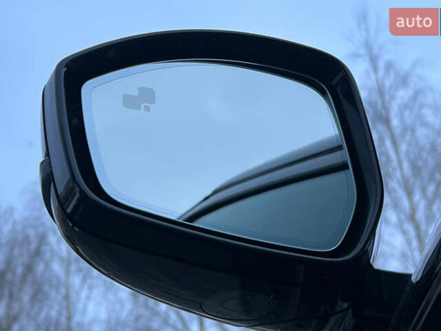 Черный Ленд Ровер Рендж Ровер Велар, объемом двигателя 3 л и пробегом 102 тыс. км за 39990 $, фото 25 на Automoto.ua