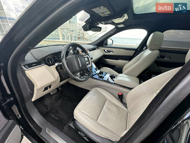 Чорний Ленд Ровер Рендж Ровер Велар, об'ємом двигуна 2 л та пробігом 123 тис. км за 35500 $, фото 2 на Automoto.ua