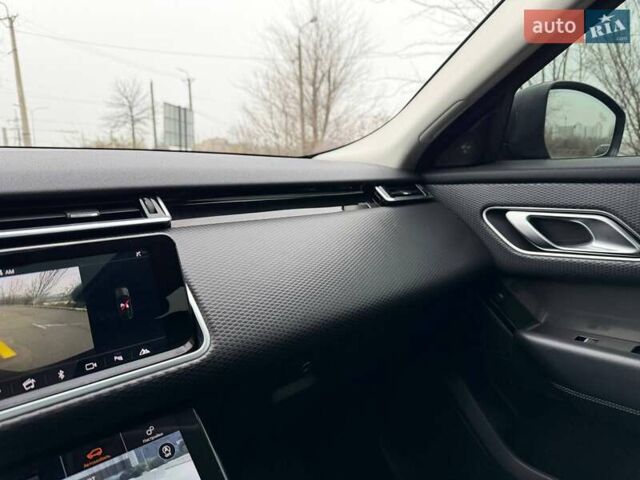 Чорний Ленд Ровер Рендж Ровер Велар, об'ємом двигуна 2 л та пробігом 95 тис. км за 40000 $, фото 75 на Automoto.ua